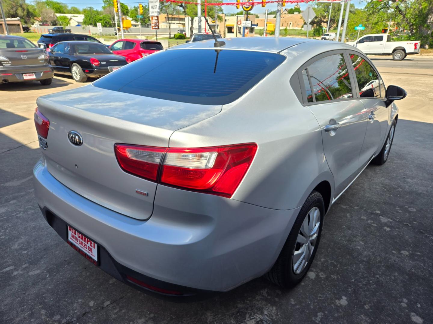 2014 Kia Rio (KNADM4A30E6) with an 1.6L I4 F DOHC 16V engine, Manual Transmission transmission, located at 503 West Court, Seguin, TX, 78155, (830) 379-3373, 29.568621, -97.969803 - Photo#2